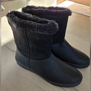 Size 10M Women's Black Faux Fur-Lined London Fog Boots